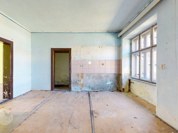Na predaj rodinný dom s privátnou oázou pokoja a neobmedzeným potenciálom - Huncovce