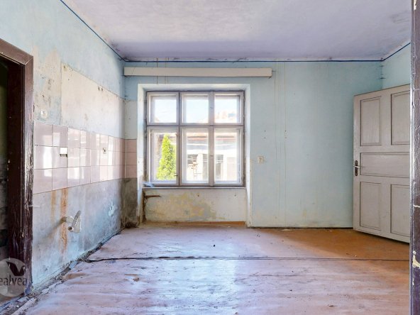 Na predaj rodinný dom s privátnou oázou pokoja a neobmedzeným potenciálom - Huncovce