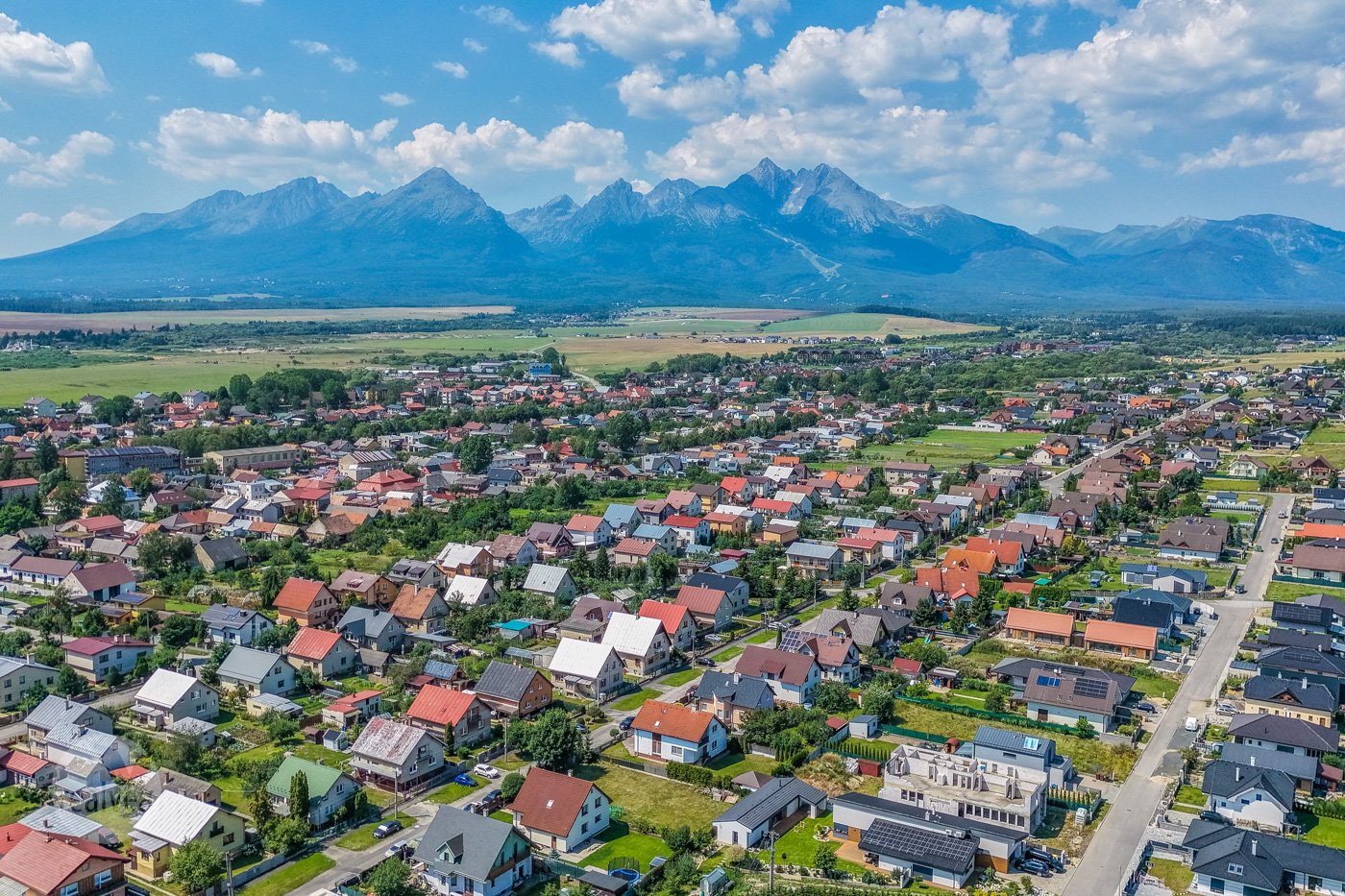 Na predaj veľkorysý rodinný dom na pokojnej ulici, Veľká Lomnica