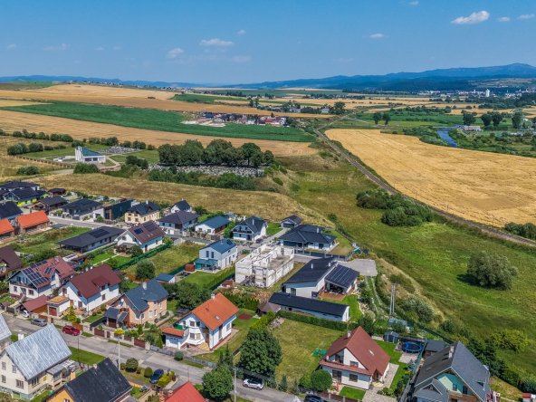 Na predaj veľkorysý rodinný dom na pokojnej ulici, Veľká Lomnica