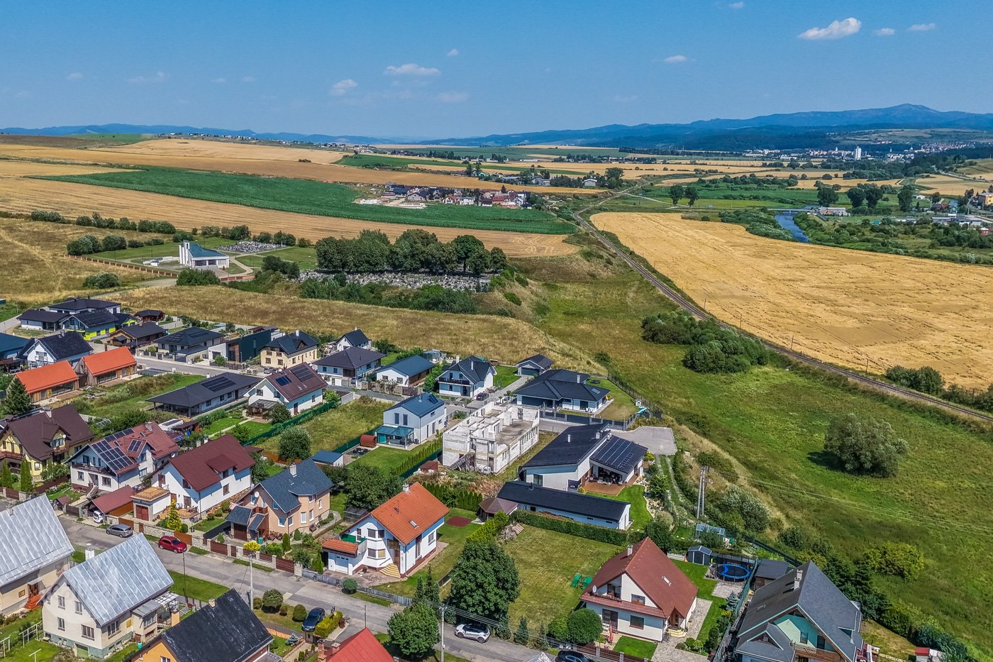 Na predaj veľkorysý rodinný dom na pokojnej ulici, Veľká Lomnica