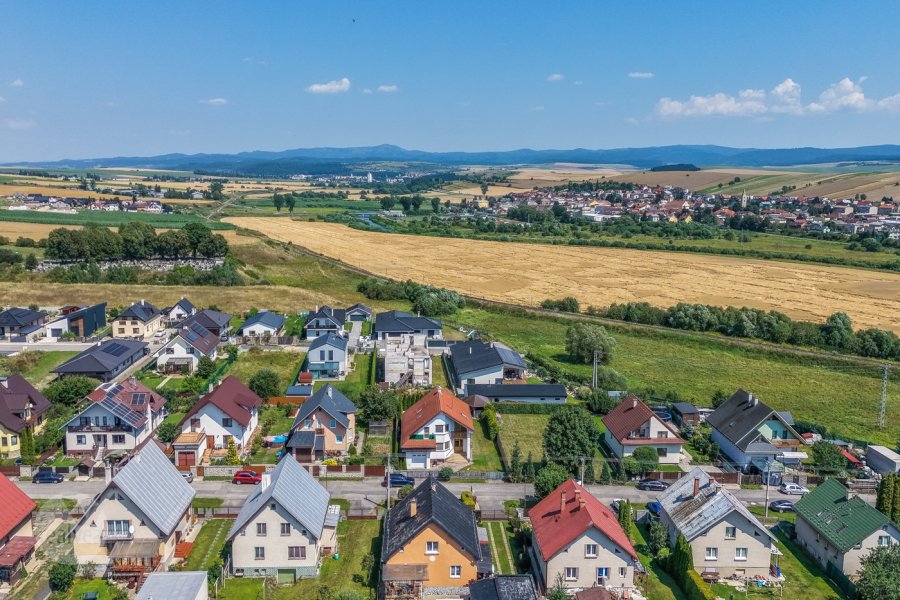 Na predaj veľkorysý rodinný dom na pokojnej ulici, Veľká Lomnica