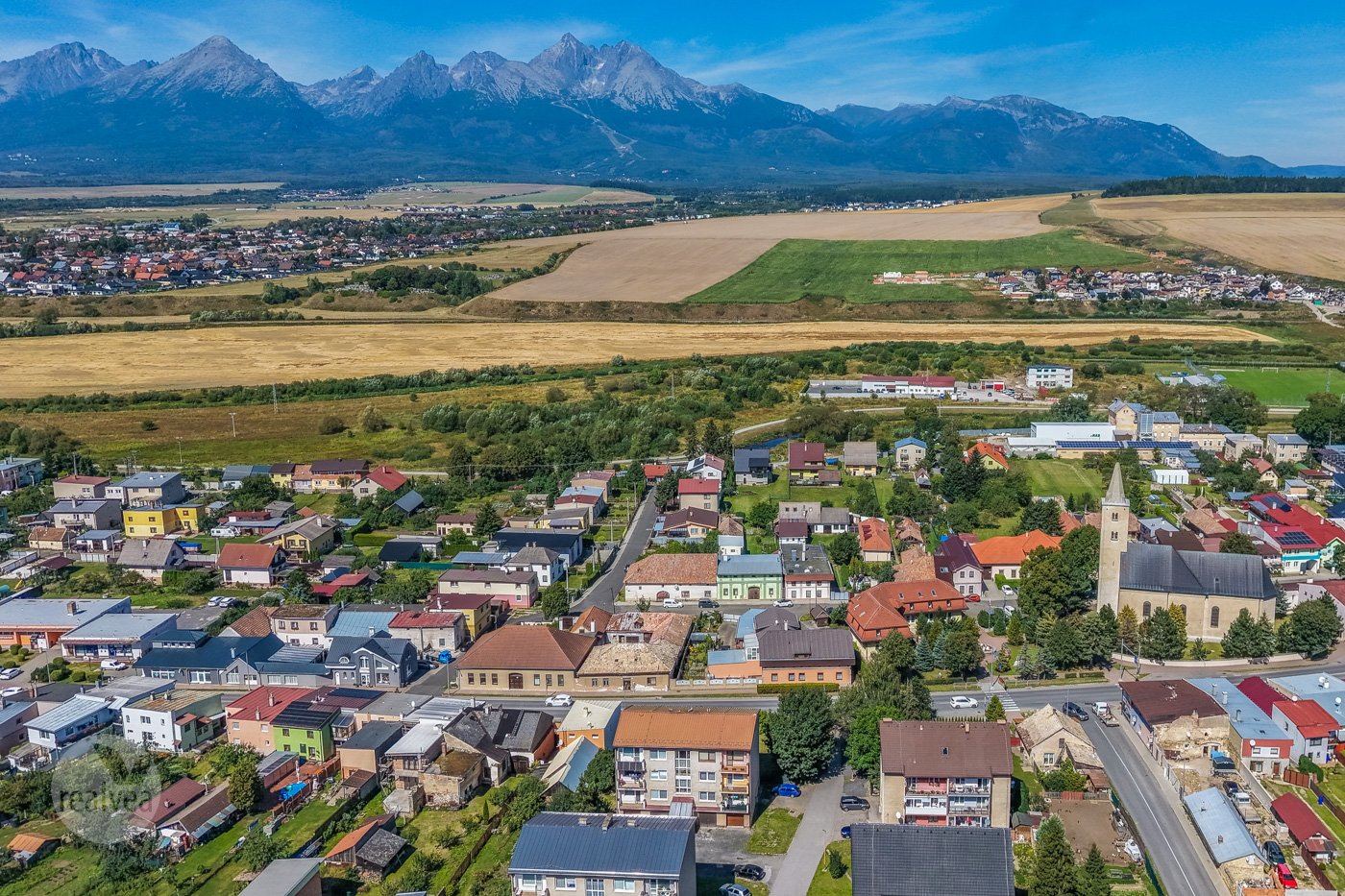 Na predaj rodinný dom s privátnou oázou pokoja a neobmedzeným potenciálom - Huncovce