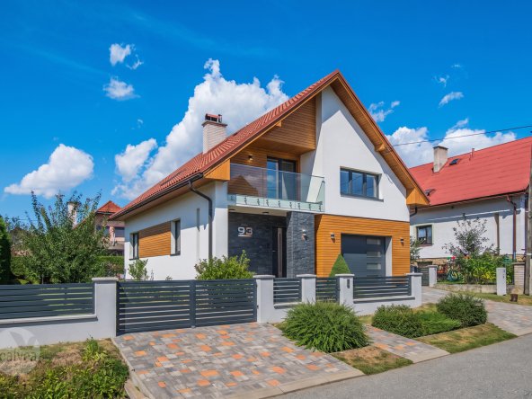 Na predaj komfortný rodinný dom s upravenou záhradou - Kurimany, okres Levoča