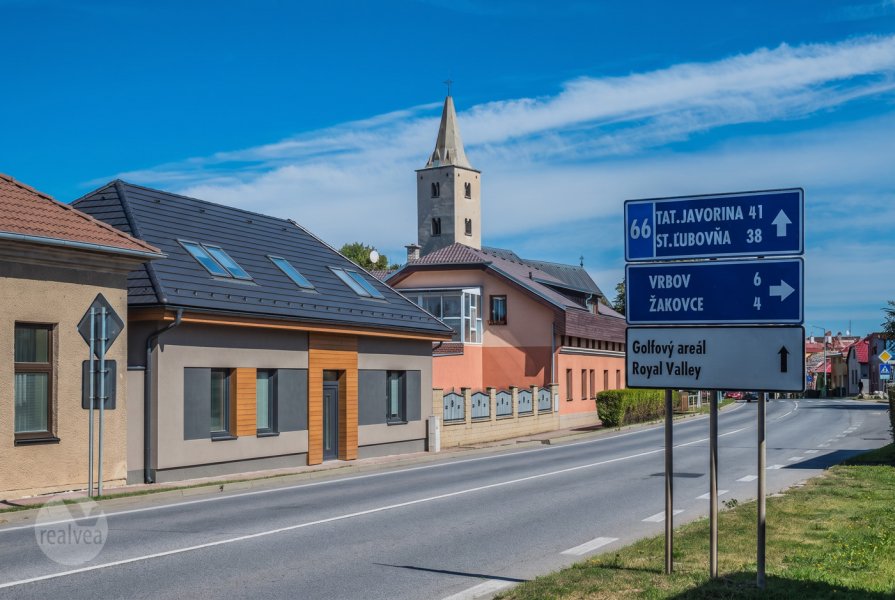 Na predaj rodinný dom s privátnou oázou pokoja a neobmedzeným potenciálom - Huncovce
