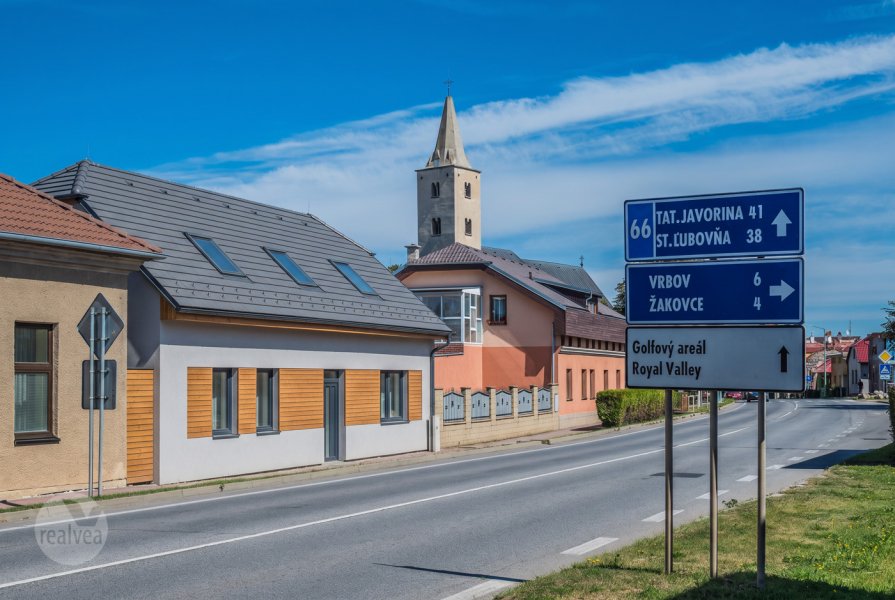 Na predaj rodinný dom s privátnou oázou pokoja a neobmedzeným potenciálom - Huncovce