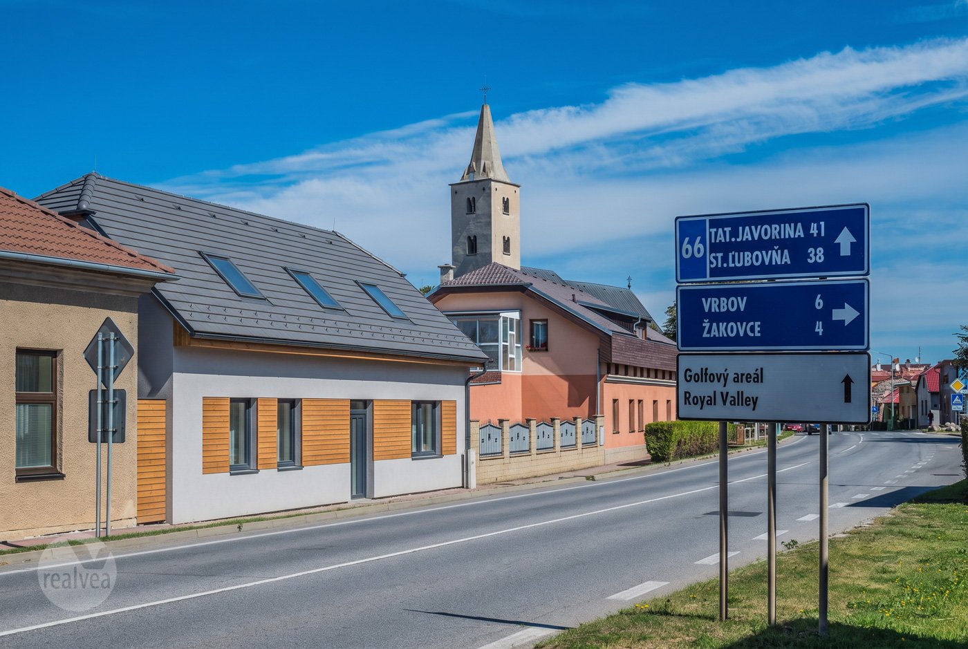 Na predaj rodinný dom s privátnou oázou pokoja a neobmedzeným potenciálom - Huncovce