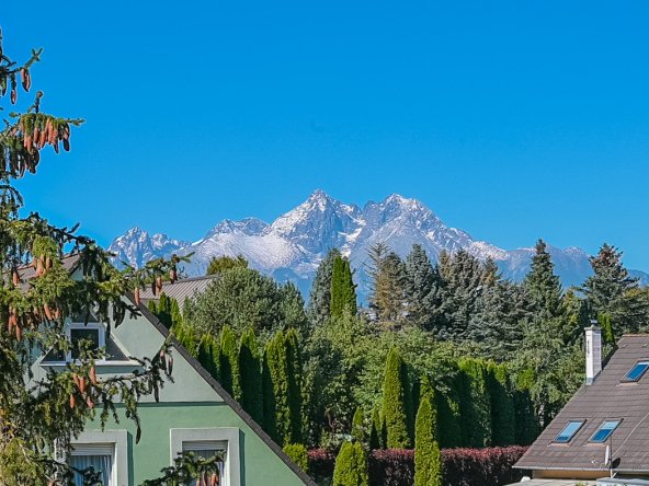Na predaj zrekonštruovaný 3 izbový byt s výhľadom na Tatry, Kežmarok - sídlisko Juh