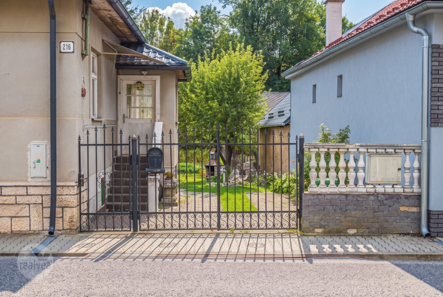 Na predaj rodinný dom s veľkou záhradou - Iliašovce pri Levoči