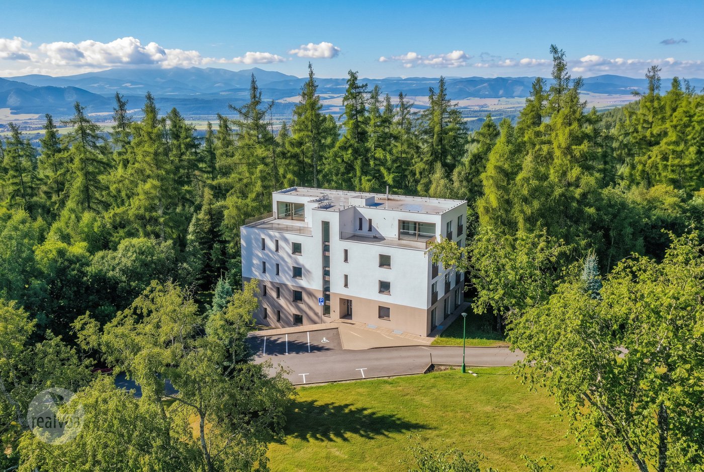 Na predaj 2 a 3 izbové byty s wellness a výhľadom na Tatry v bytovom dome Borovica vo Vyšných Hágoch - Hagovia